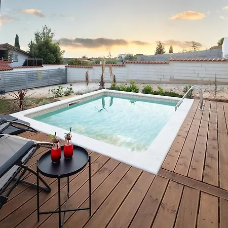 Villa Romantic Luxury Oasis For Couples Near The Pomer