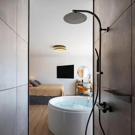 Romantic Luxury Oasis For Couples Near The Pomer